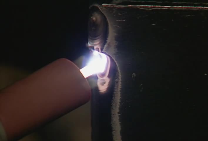 28. Fillet weld, outside corner joint, vertical position, up (aluminum)