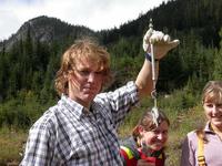 FWR students collecting data: taking weight of deer mouse